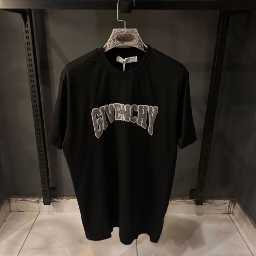 GIVENCHY BLACK TSHIRT GRAY PATCHE