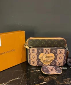 Alternative view of Louis V Trio Messenger Bag Damier Graphite