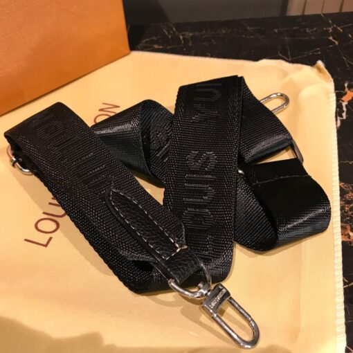 Louis V triple messenger bag - Image 2