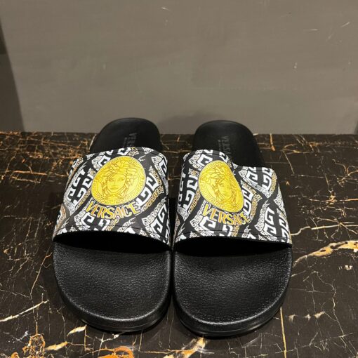 VR Medusa Head Slides, Luxury,