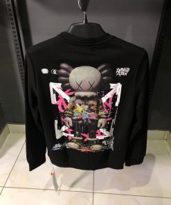 Alternative view of OFFW Black Sweatshirt with Multicolored Gloves