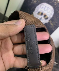 Alternative view of LOUIS V  cap