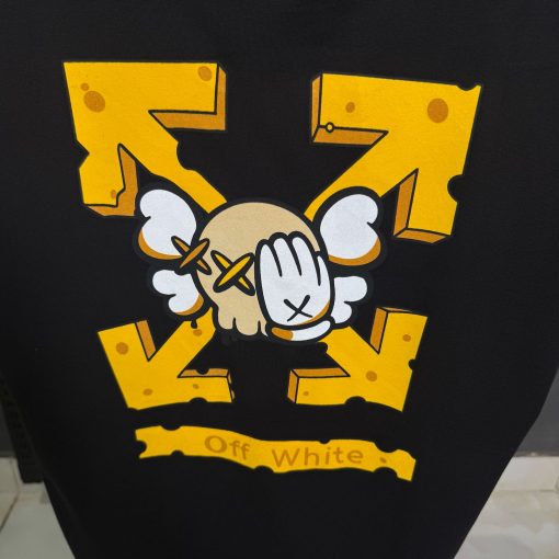 OFFW Printed T Shirt in Black - Image 3