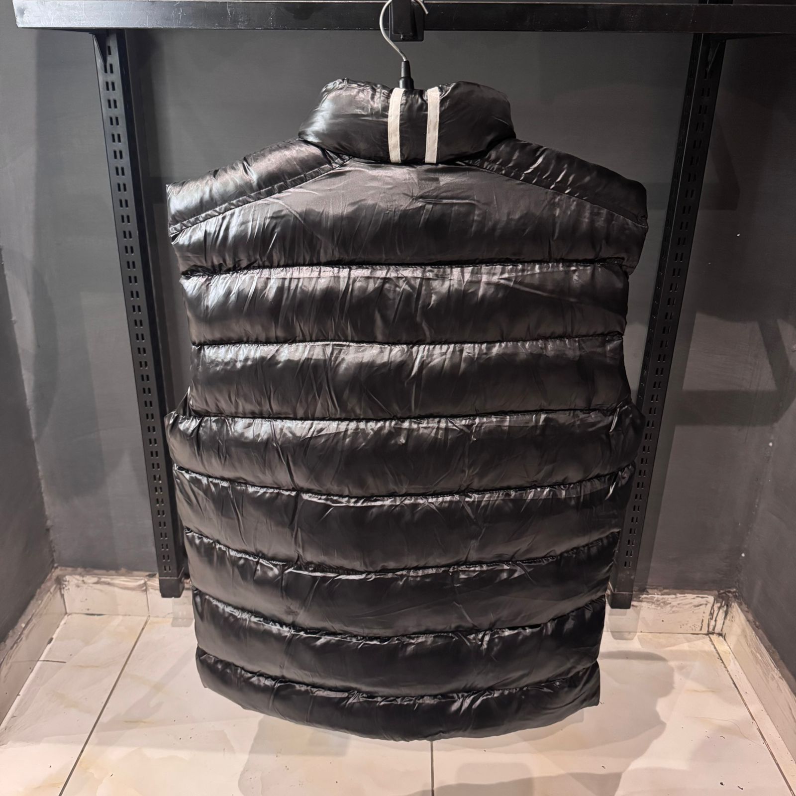 Canada Goose HyBridge Lite Down Vest - Image 2